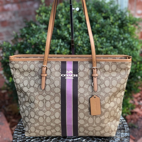NWT Coach  Zip Top Tote In Signature With Stripe - Picture 3 of 8
